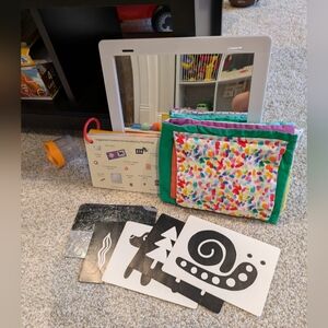 Lovevery The Charmer Play Kit 3-4 Months